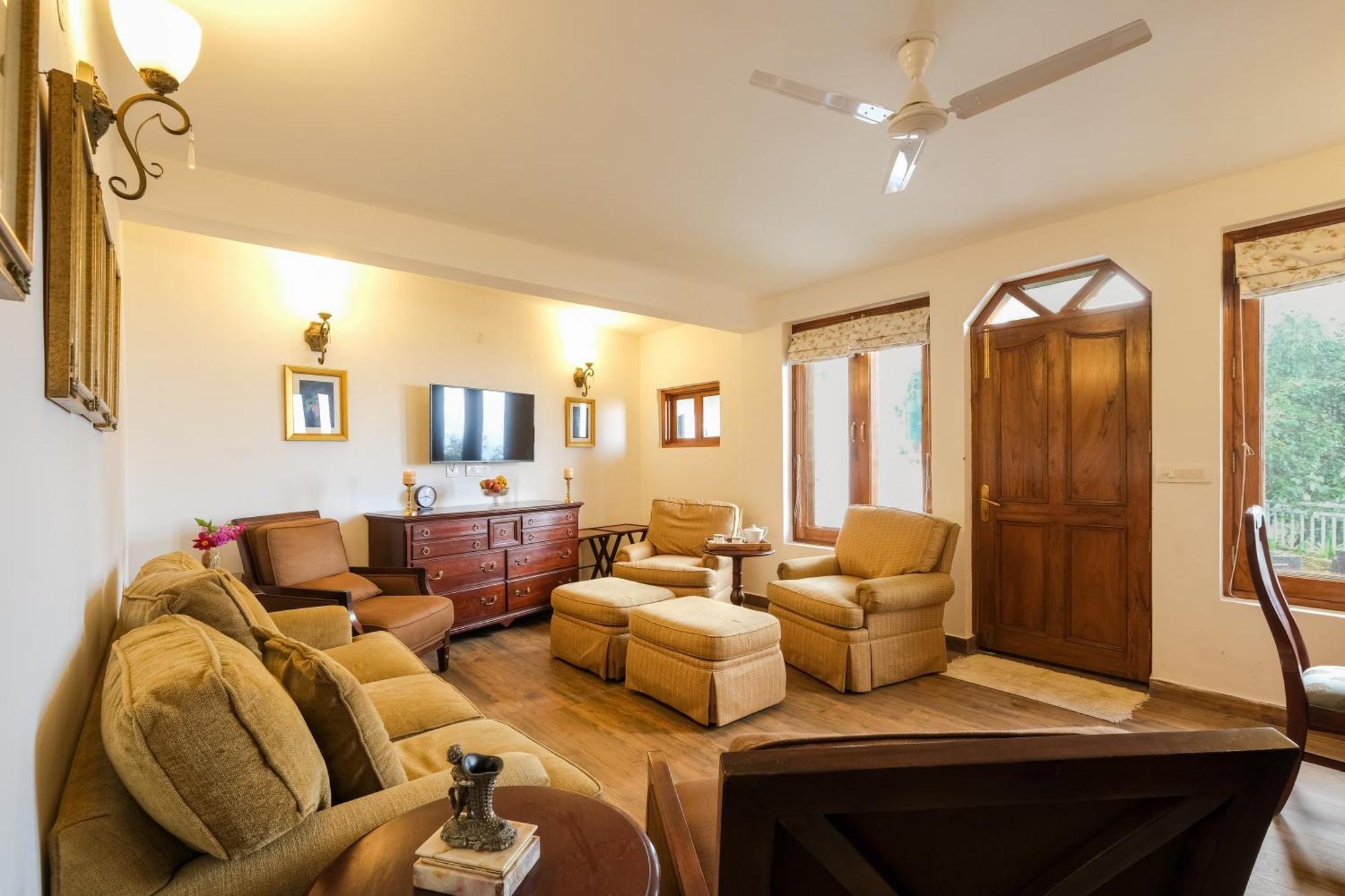 Jhs Estate By Just Homestay Мусори Екстериор снимка